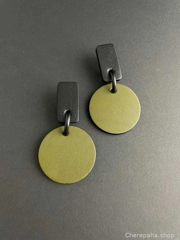 Серьги из кожи хаки арт 32106 Серьги из кожи хаки арт 32106