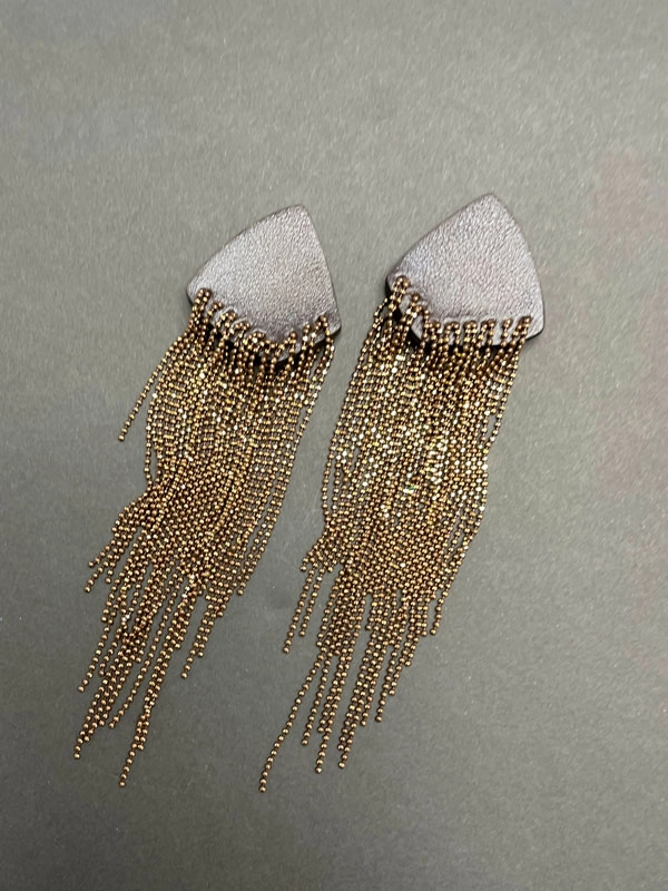 Серьги кожаные шоколадный золото арт 32304