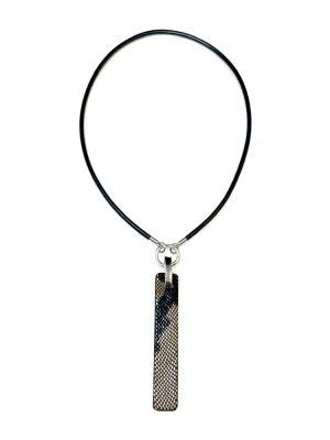 Кулон из кожи СТИК 2 бежевая змея чёрный арт 59501 в магазине дизайнерских украшений Cherepaha.shop