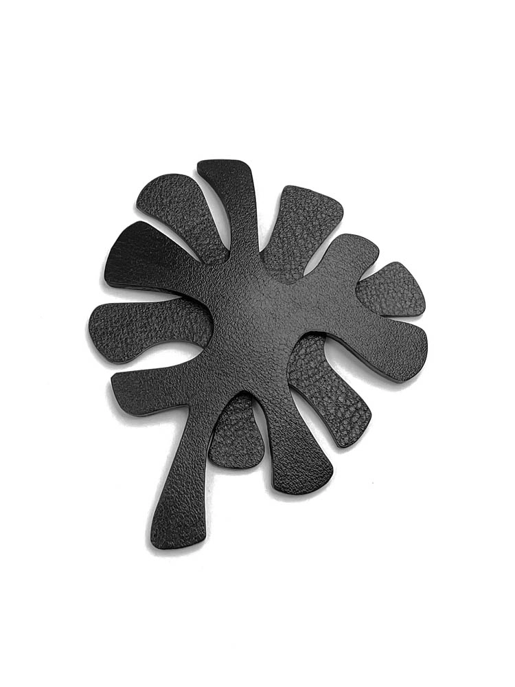 Брошь из кожи КОРАЛЛ чёрный арт 53701