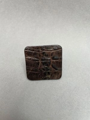 Кольцо кожаное КВАДРАТ 4 шоколадный крокодил арт 1659 в магазине дизайнерских украшений Cherepaha.shop