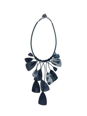 Ожерелье кожаное ЛИАНА изумрудная змея арт 25703 в магазине дизайнерских украшений Cherepaha.shop