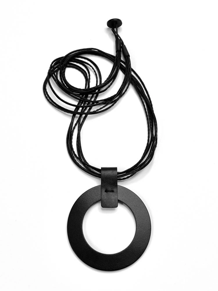 Кулон-колье кожаное КОЛЬЦО чёрный арт 36108 Кулон-колье кожаное КОЛЬЦО чёрный арт 36108