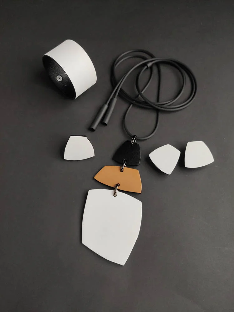 Комплект из кожи ТРИО 3 белый карамель чёрный арт 29205к