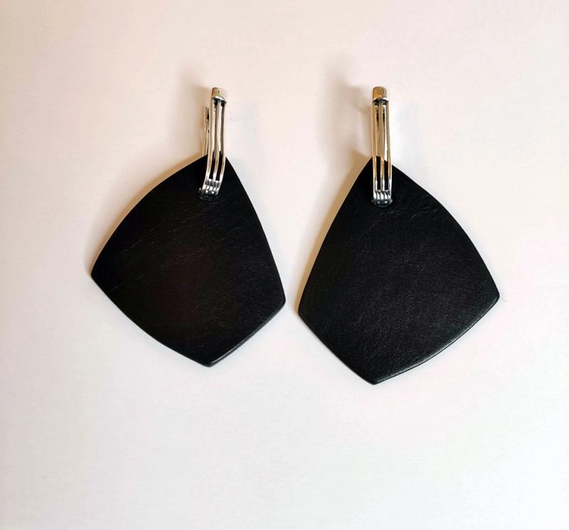 Серьги из кожи ТРАПЕЦИЯ чёрный арт 1711