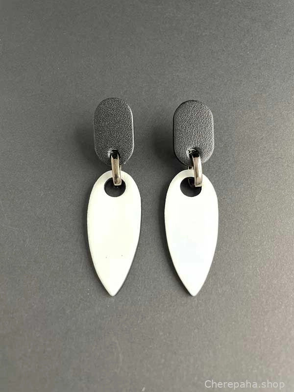 Серьги из кожи белый арт 32201 Серьги из кожи белый арт 32201