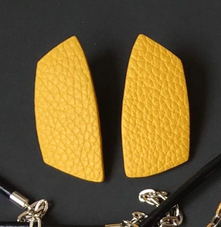 Серьги из кожи жёлтый арт 1053 Серьги из кожи жёлтый арт 1053