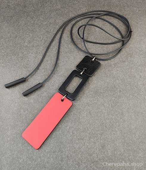 Кулон кожаный СТИК красный арт 1865 Кулон кожаный СТИК красный арт 1865