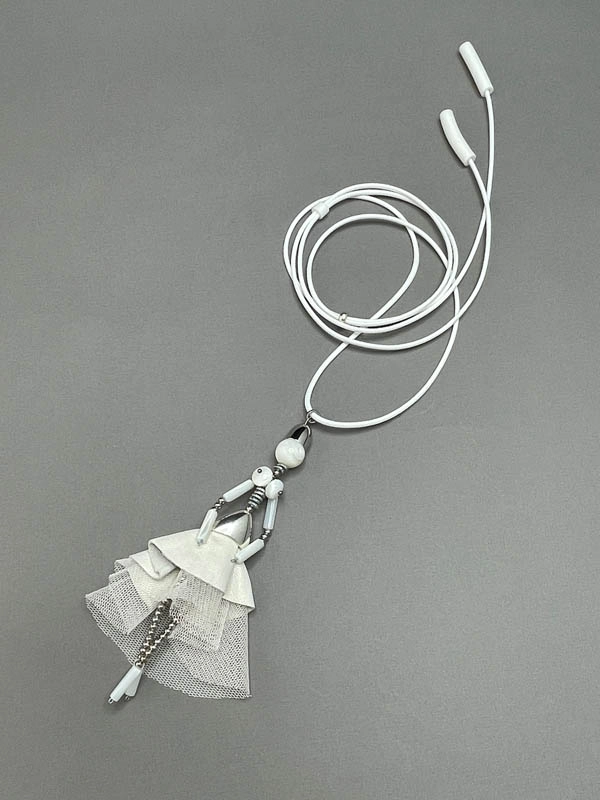 Кулон ТАНЦУЮЩАЯ белый арт 0943 Кулон ТАНЦУЮЩАЯ белый арт 0943