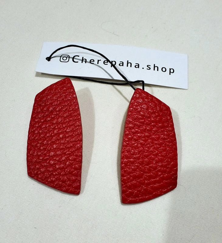 Серьги из кожи красный арт 1054 Серьги из кожи красный арт 1054