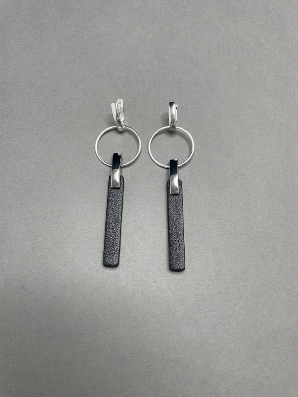 Серьги из кожи чёрный арт 34907 Серьги из кожи чёрный арт 34907