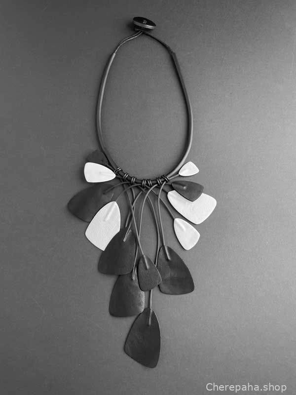 Ожерелье кожаное ЛИАНА белый чёрный арт 25716