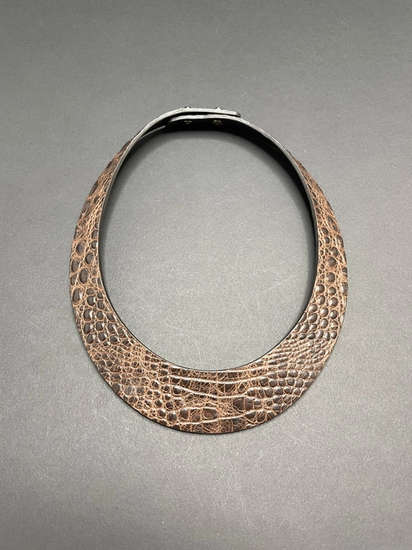 Гривна из кожи шоколадный крокодил чёрный арт 35709 Гривна из кожи шоколадный крокодил чёрный арт 35709