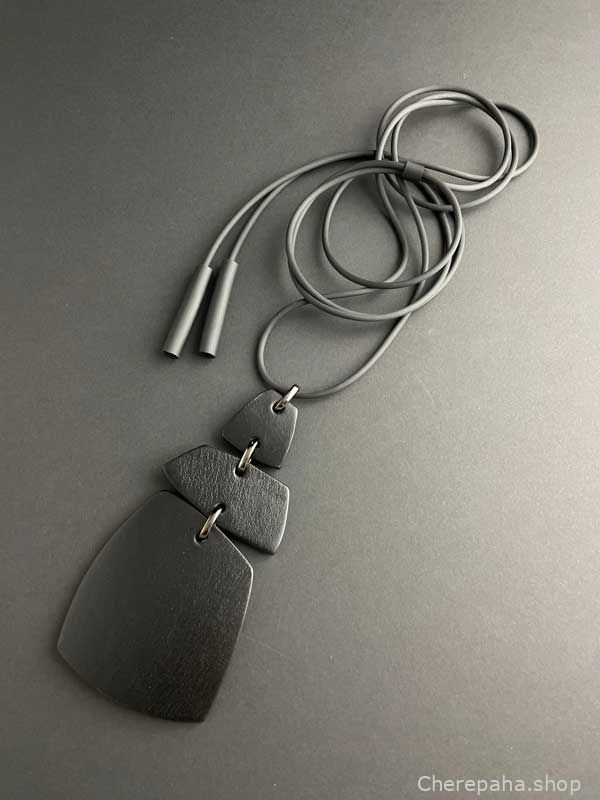 Кулон кожаный ТРИО чёрный арт 23316