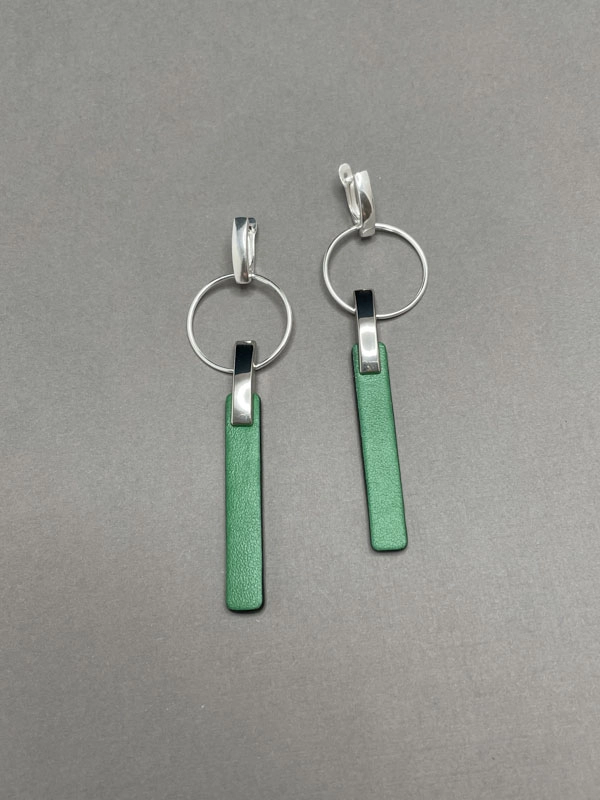 Серьги кожаные зелёный арт 34905 Серьги кожаные зелёный арт 34905