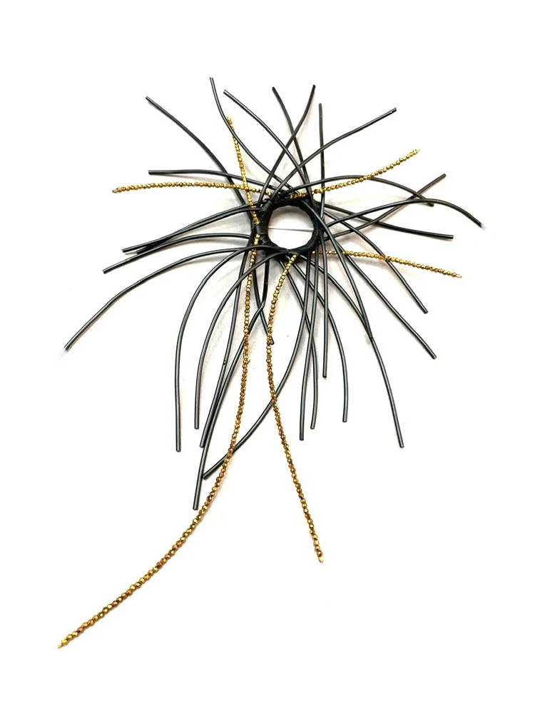 Брошь АКТИНИЯ чёрный золото арт 61602