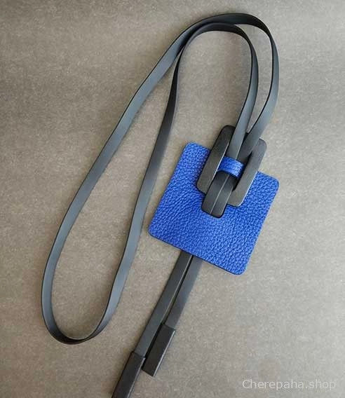 Кулон из кожи КВАДРАТ синий арт 1494 Кулон из кожи КВАДРАТ синий арт 1494