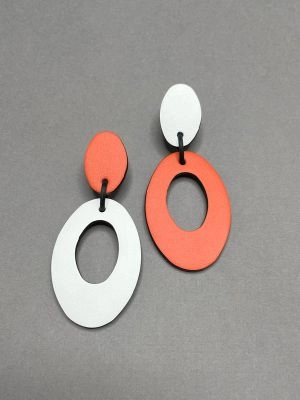Серьги из кожи оранжевый белый арт 37502 в магазине дизайнерских украшений Cherepaha.shop