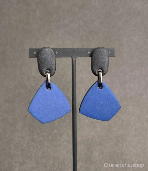 Серьги из кожи синий арт 2346