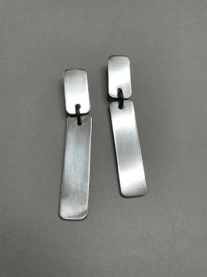 Серьги из кожи СТИК XL серебро глянец арт 26505 в магазине дизайнерских украшений Cherepaha.shop