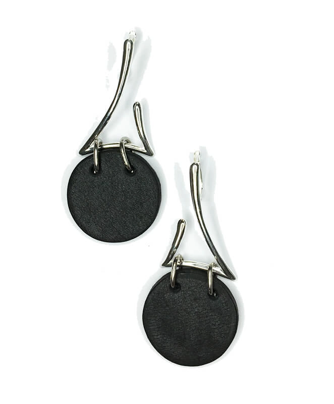 Серьги из кожи ЗИГЗАГ 3 чёрный арт 1001 Серьги из кожи ЗИГЗАГ 3 чёрный арт 1001