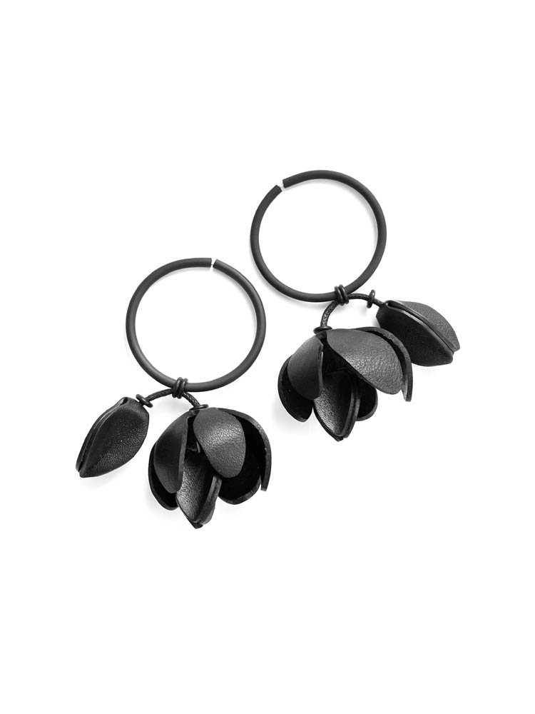 Серьги кожаные МАГНОЛИЯ чёрный арт 36401 Серьги кожаные МАГНОЛИЯ чёрный арт 36401