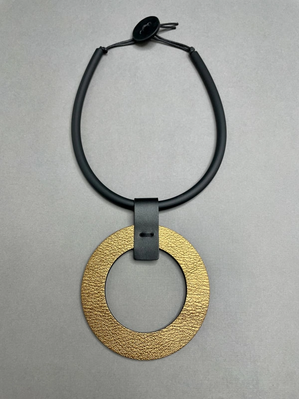 Колье из кожи КОЛЬЦО бронза арт 35904 Колье из кожи КОЛЬЦО бронза арт 35904