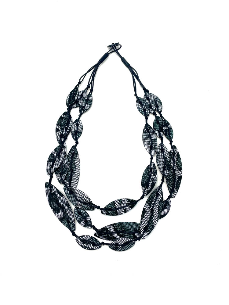 Колье кожаное РЫБКИ изумрудная змея арт 2372 Колье кожаное РЫБКИ изумрудная змея арт 2372