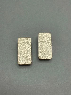 Серьги из кожи 2x4 шампань карамель арт 1510 в магазине дизайнерских украшений Cherepaha.shop