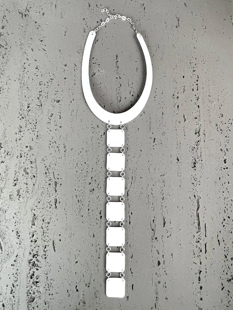 Колье кожаное белый арт 52202 Колье кожаное белый арт 52202