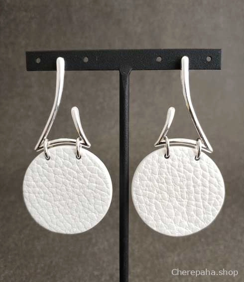 Серьги из кожи ЗИГЗАГ 4 белый арт 1536 Серьги из кожи ЗИГЗАГ 4 белый арт 1536