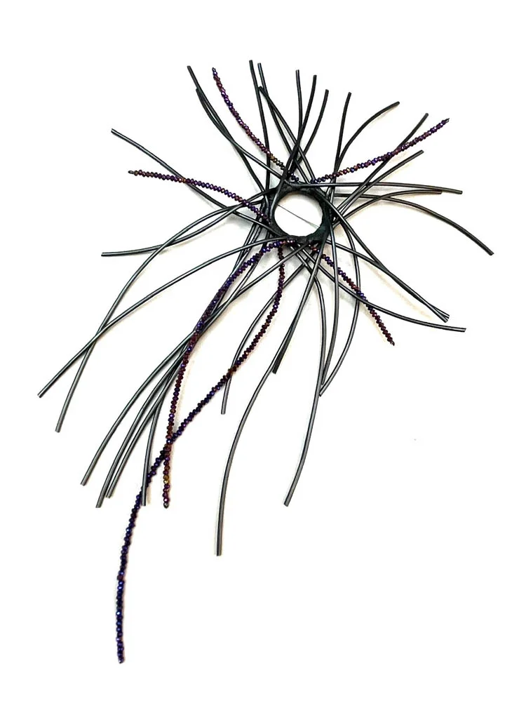 Брошь АКТИНИЯ чёрный фиолетовый арт 61604