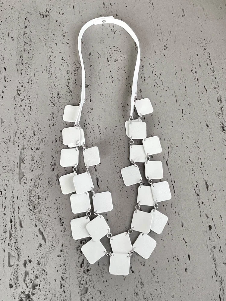 Колье из кожи белый арт 53202 Колье из кожи белый арт 53202