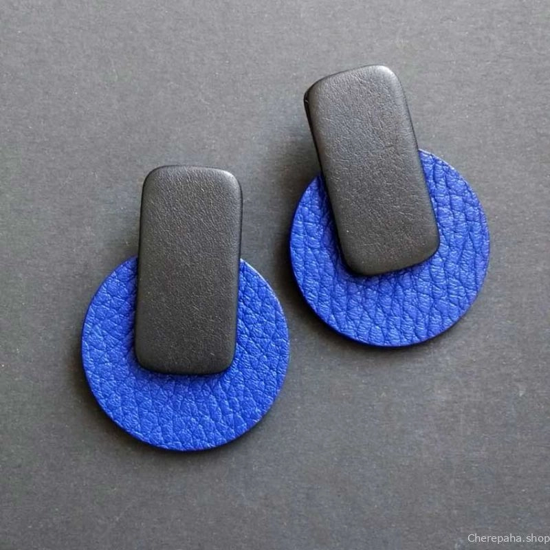 Серьги из кожи синий арт 1375