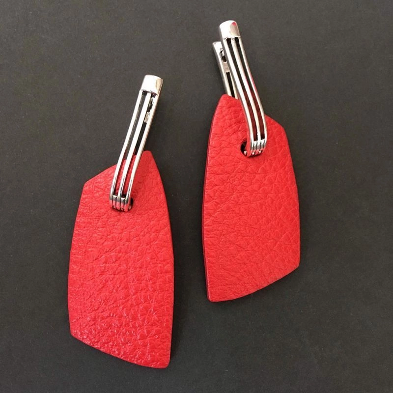 Серьги из кожи ПИКИ красный арт 1403 Серьги из кожи ПИКИ красный арт 1403
