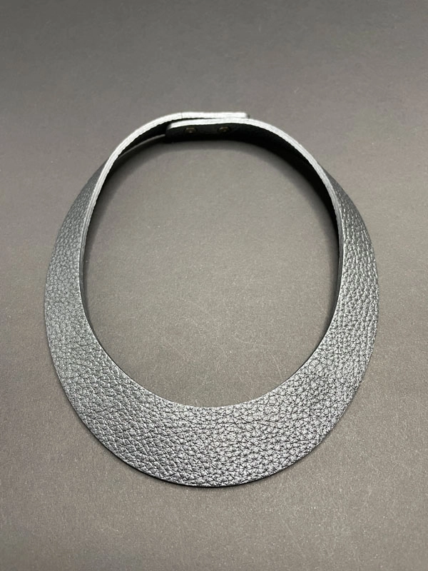 Гривна кожаная графит арт 35710 Гривна кожаная графит арт 35710