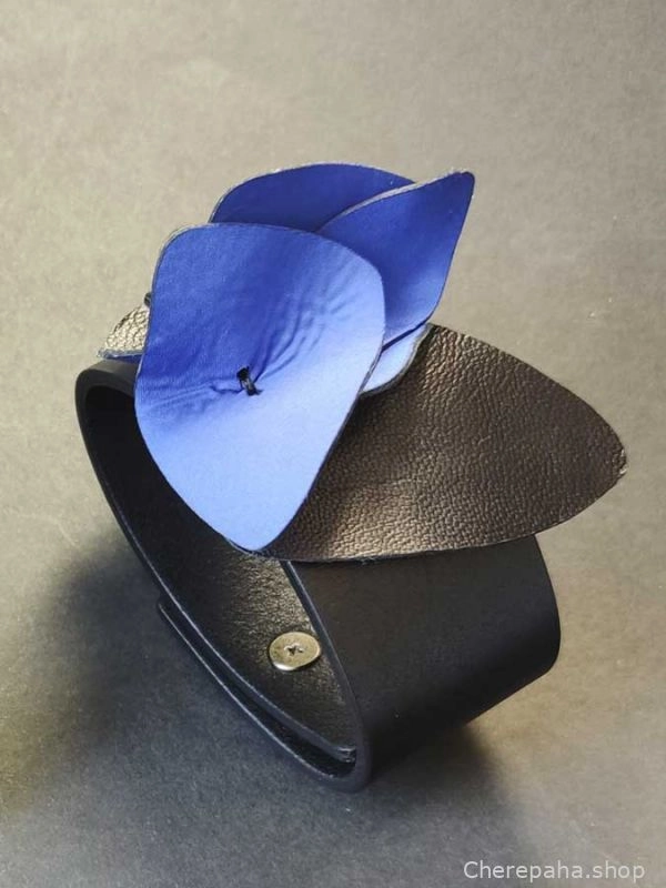 Браслет из кожи чёрный синий арт 29601