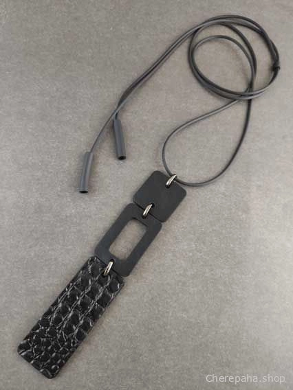 Кулон кожаный СТИК крокодил чёрный арт 1869 Кулон кожаный СТИК крокодил чёрный арт 1869