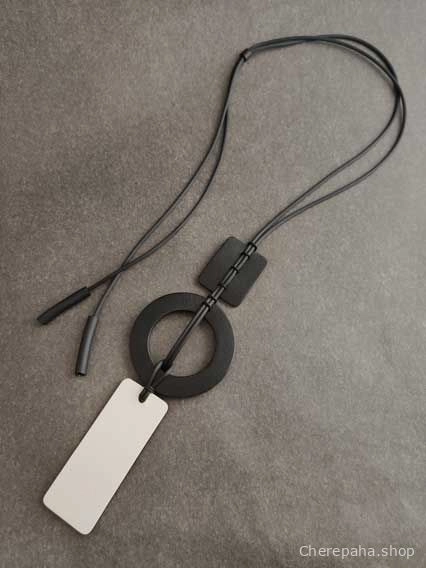 Кулон из кожи белый арт 2282 Кулон из кожи белый арт 2282