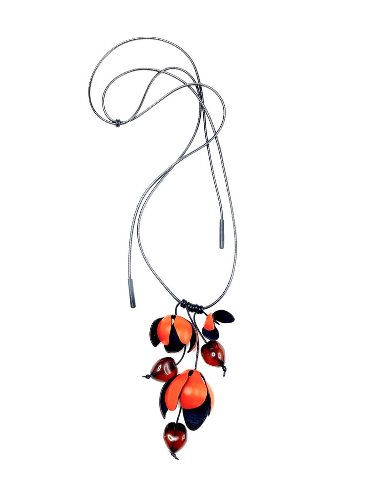 Колье из кожи ЦВЕТЫ И ЯГОДЫ оранжевый чёрный арт 44805 Колье из кожи ЦВЕТЫ И ЯГОДЫ оранжевый чёрный арт 44805