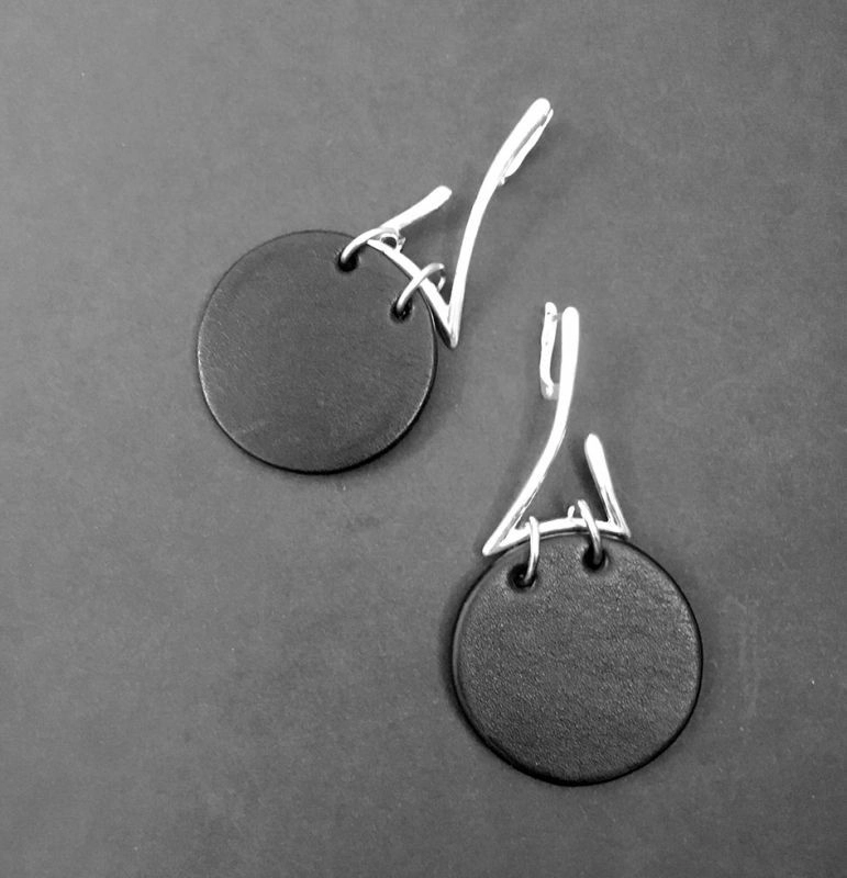 Серьги из кожи ЗИГЗАГ 4 чёрный арт 1531 Серьги из кожи ЗИГЗАГ 4 чёрный арт 1531