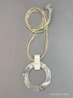 Кулон-колье из кожи КОЛЬЦО змея айвори арт 36105 в магазине дизайнерских украшений Cherepaha.shop