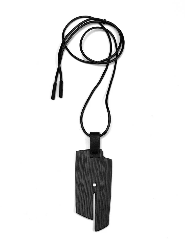 Кулон кожаный ЧИП чёрный фактурный арт 57602 Кулон кожаный ЧИП чёрный фактурный арт 57602