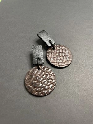 Серьги кожаные коричневый крокодил арт 32108