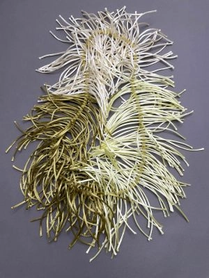 Колье АКТИНИЯ хаки бледный желтый белый арт 40206 в магазине дизайнерских украшений Cherepaha.shop