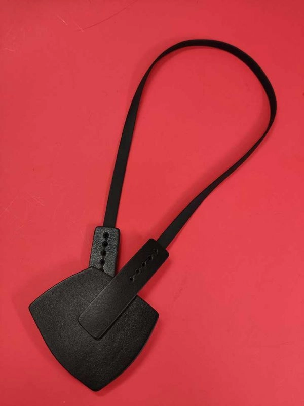 Колье из кожи КНОПКА чёрный арт 1474