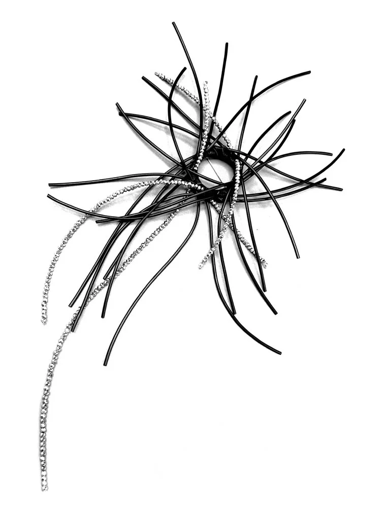 Брошь АКТИНИЯ чёрный серебро арт 61601