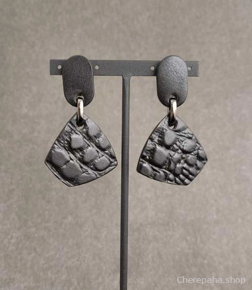 Серьги из кожи крокодил арт 2349