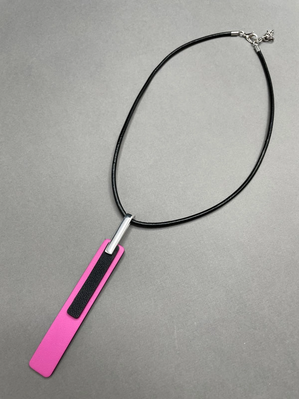 Чокер из кожи СТИК 2 фуксия арт 35306 Чокер из кожи СТИК 2 фуксия арт 35306