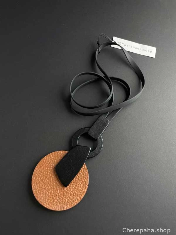 Кулон кожаный КРУГ АС карамель арт 1506